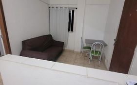 Espaçosa kitnet em itapua 10 min da praia.